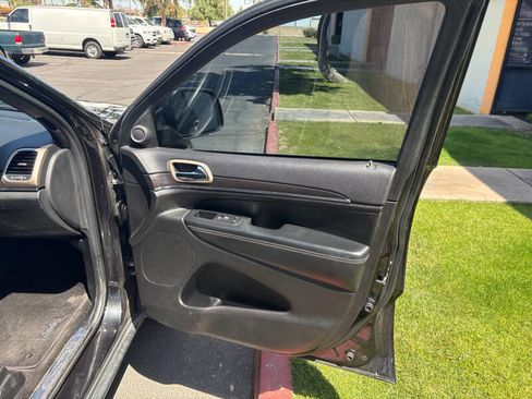 Used 2015 Jeep Grand Cherokee Limited image 23