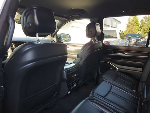 Used 2024 Jeep Wagoneer L 4WD image 7