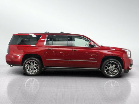 Used 2015 GMC Yukon XL Denali w/ Premium Package AWD/4WD image 6