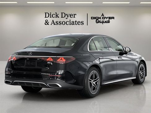 Used 2025 Mercedes-Benz E 350 Sedan image 12