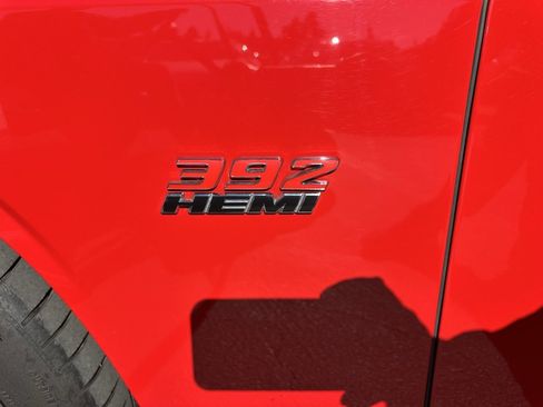 Used 2016 Dodge Challenger SRT image 7