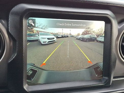 Used 2022 Jeep Gladiator Sport image 17