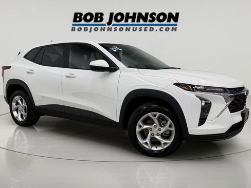 Certified 2025 Chevrolet Trax LS w/ LS Convenience Package image 1