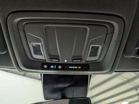 Used 2024 GMC Sierra 1500 Elevation image 24