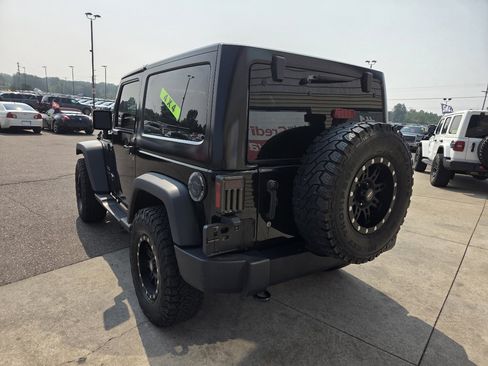 Used 2017 Jeep Wrangler Sport image 7
