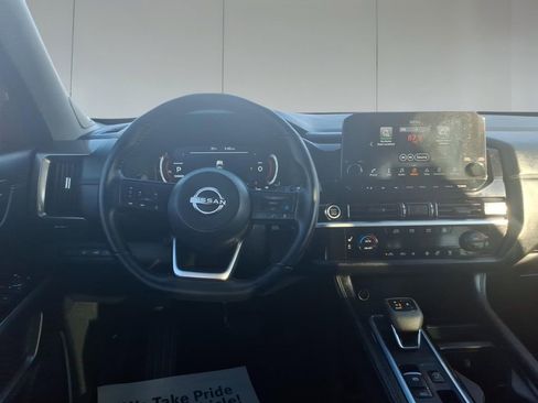 Used 2024 Nissan Pathfinder Platinum w/ Cargo Package image 29