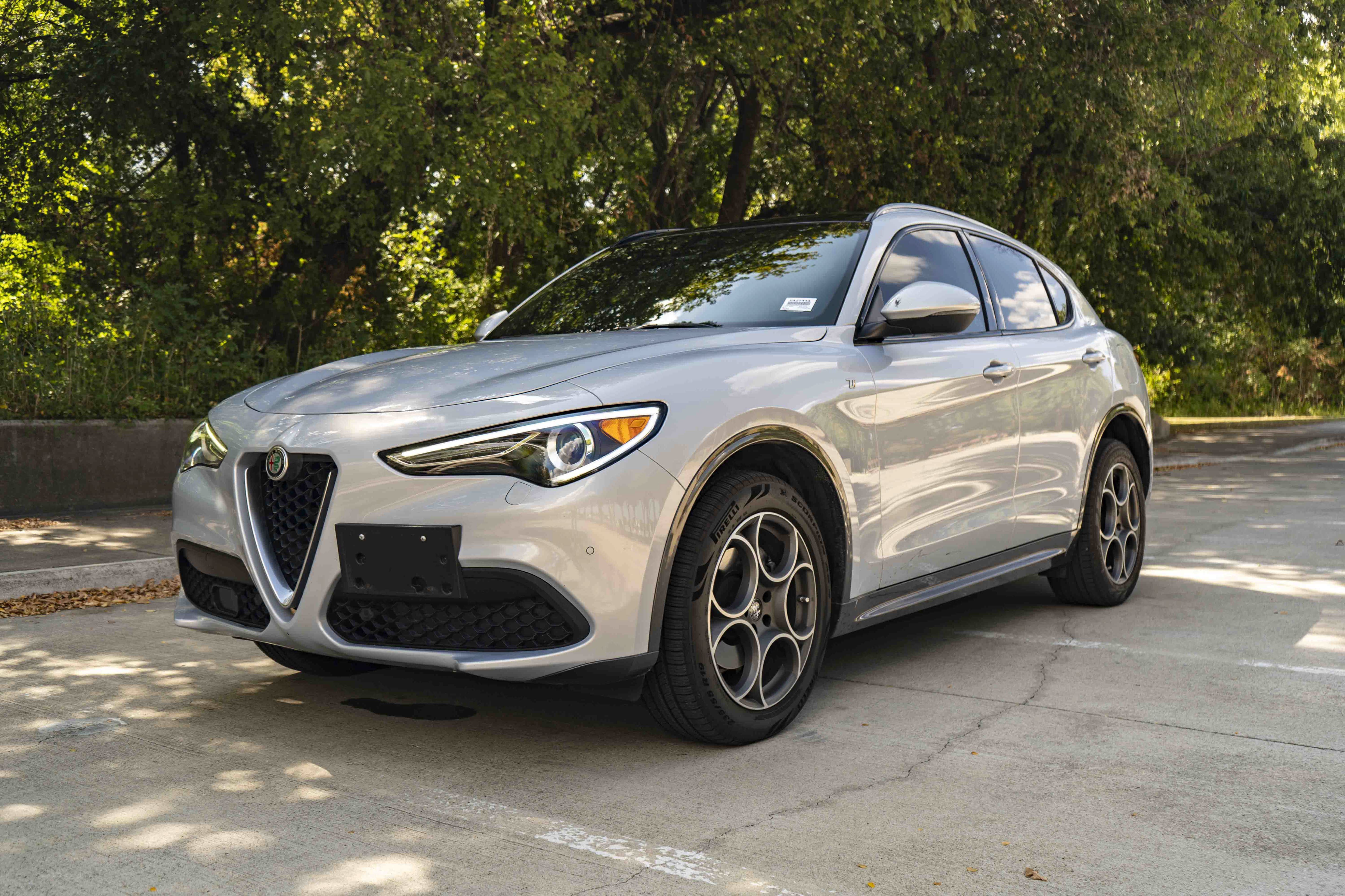 Used 2022 Alfa Romeo Stelvio Ti AWD/4WD image 5