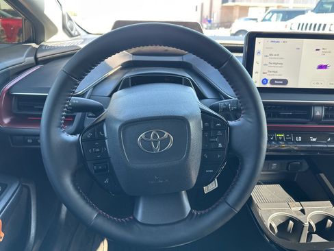 Used 2024 Toyota Prius Prime Premium FWD image 29