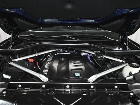 Used 2023 BMW X7 xDrive40i w/ Executive Package image 97