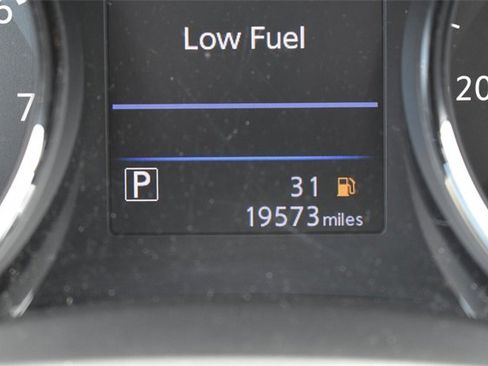 Used 2019 Nissan Rogue Sport S image 16