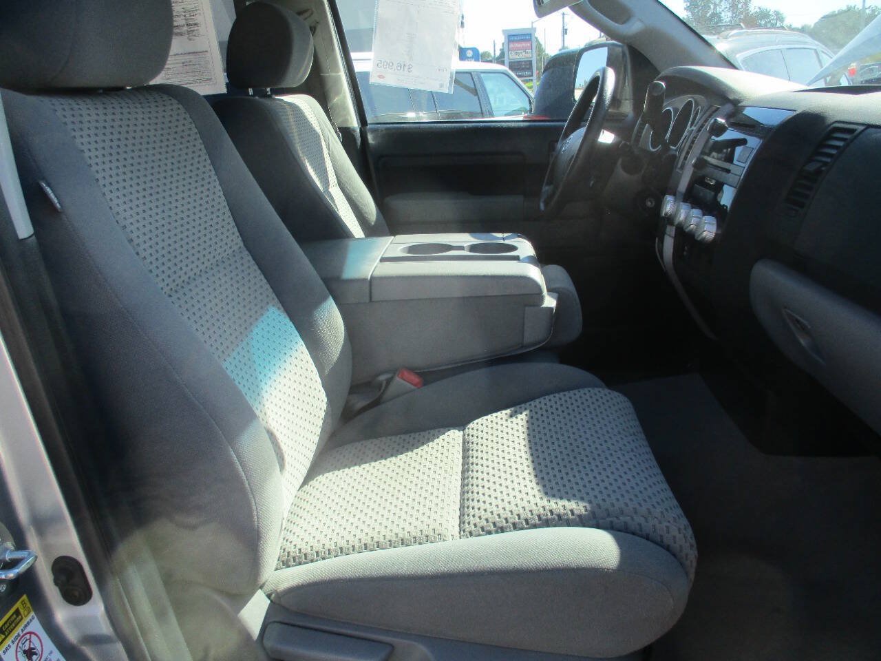 Used 2011 Toyota Tundra 4x4 Double Cab w/ Tow Pkg image 37
