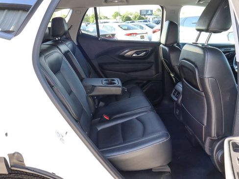 Used 2024 GMC Terrain SLT AWD/4WD image 25