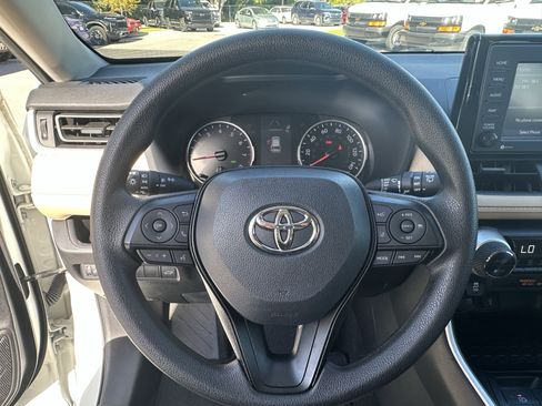 Used 2021 Toyota RAV4 XLE image 20