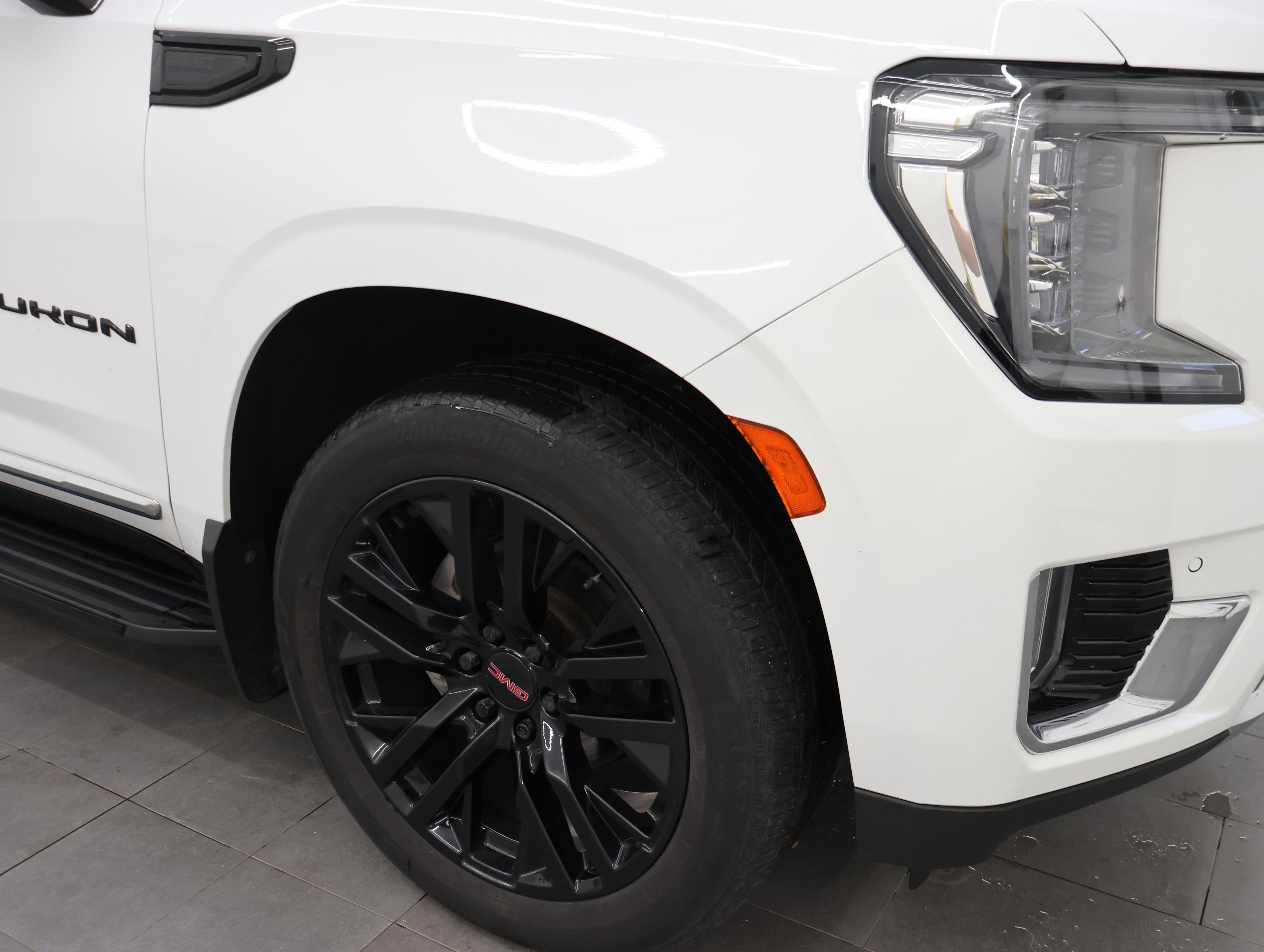 Used 2023 GMC Yukon SLT AWD/4WD image 31