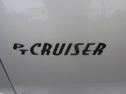 Used 2008 Chrysler PT Cruiser FWD image 27