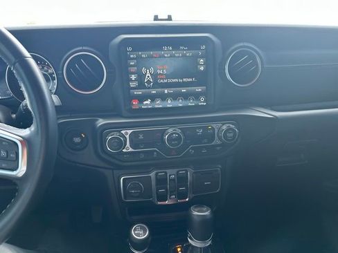 Used 2021 Jeep Wrangler Unlimited Sahara AWD/4WD image 10