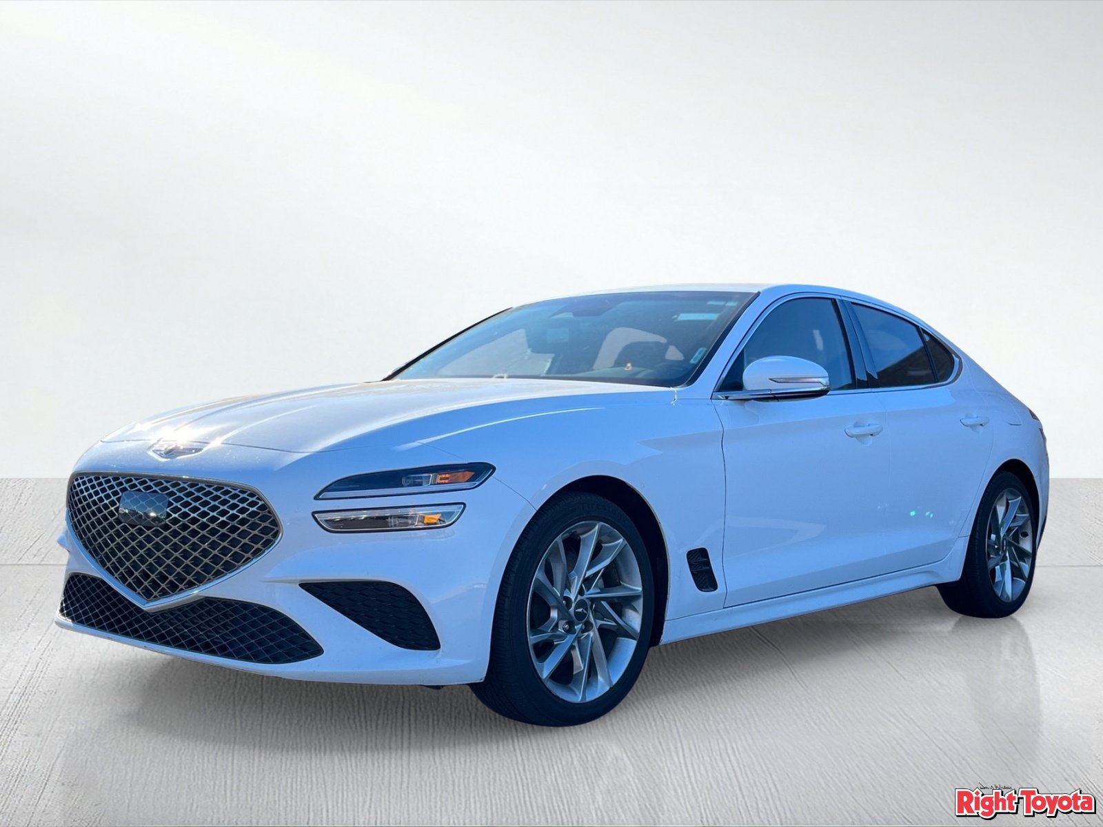 Used 2022 Genesis G70 2.0T RWD image 2
