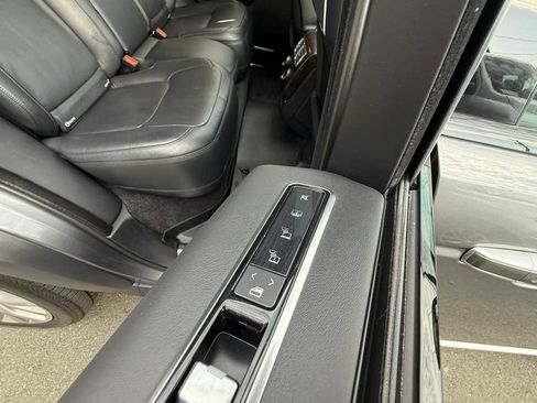 Used 2019 Land Rover Range Rover Autobiography image 16