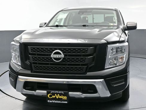 Used 2023 Nissan Titan SV image 5