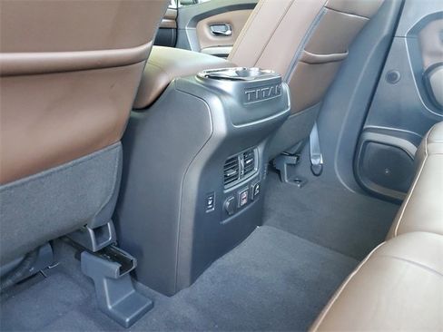 Certified 2024 Nissan Titan Platinum Reserve w/ Moonroof Package image 9