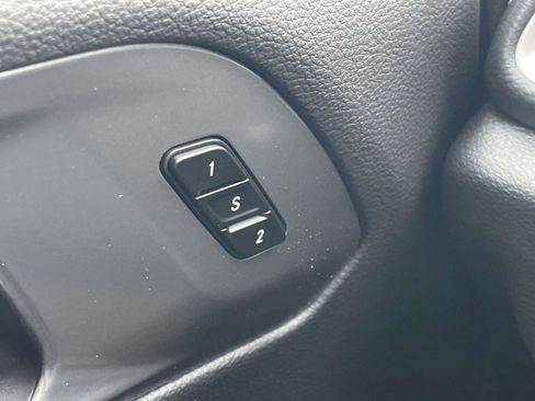 New 2026 Chrysler Pacifica Select image 7