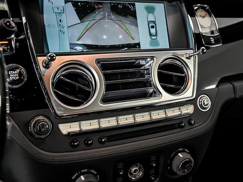 Used 2016 Rolls-Royce Wraith RWD image 32
