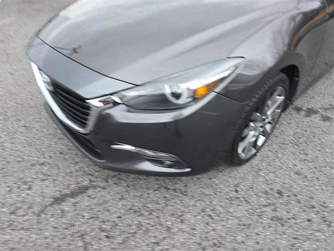 Used 2018 MAZDA MAZDA3 Grand Touring image 9