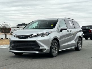 Used 2023 Toyota Sienna XLE video 1