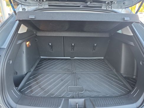 Used 2024 Chevrolet Trax LT w/ LT Convenience Package image 7