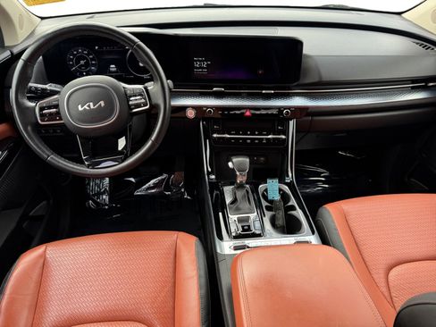 Used 2023 Kia Carnival SX Prestige image 10