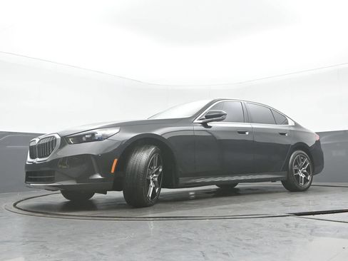 Used 2026 BMW 530i xDrive w/ Executive Package AWD/4WD image 31
