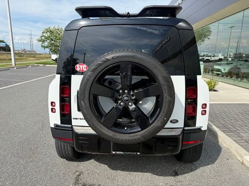 Used 2020 Land Rover Defender 110 HSE AWD/4WD image 3