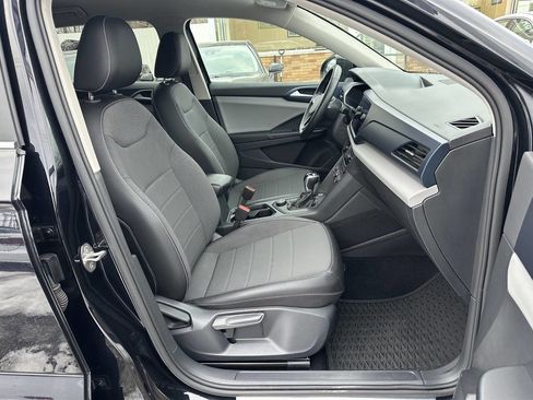 Used 2022 Volkswagen Taos SE AWD/4WD image 37