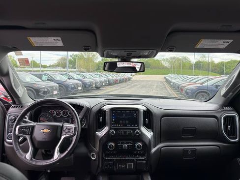 Used 2022 Chevrolet Silverado 1500 LTZ AWD/4WD image 29