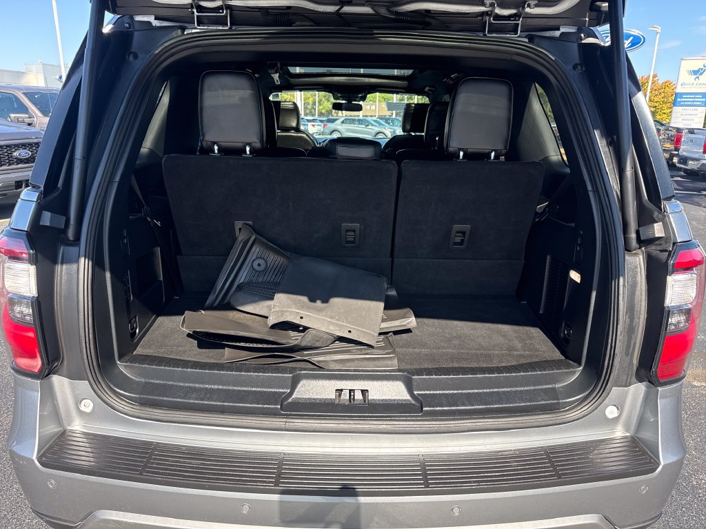 Used 2020 Ford Expedition Limited w/ Equipment Group 302A AWD/4WD image 12