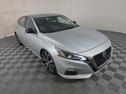 Used 2021 Nissan Altima 2.5 SR FWD image 4