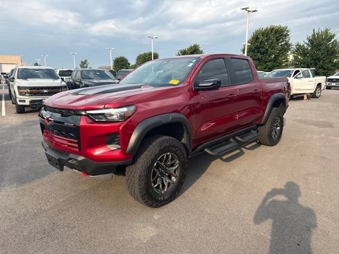 Used 2024 Chevrolet Colorado ZR2 w/ ZR2 Convenience Package III AWD/4WD image 3