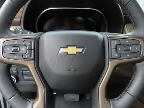 Used 2024 Chevrolet Suburban High Country image 57