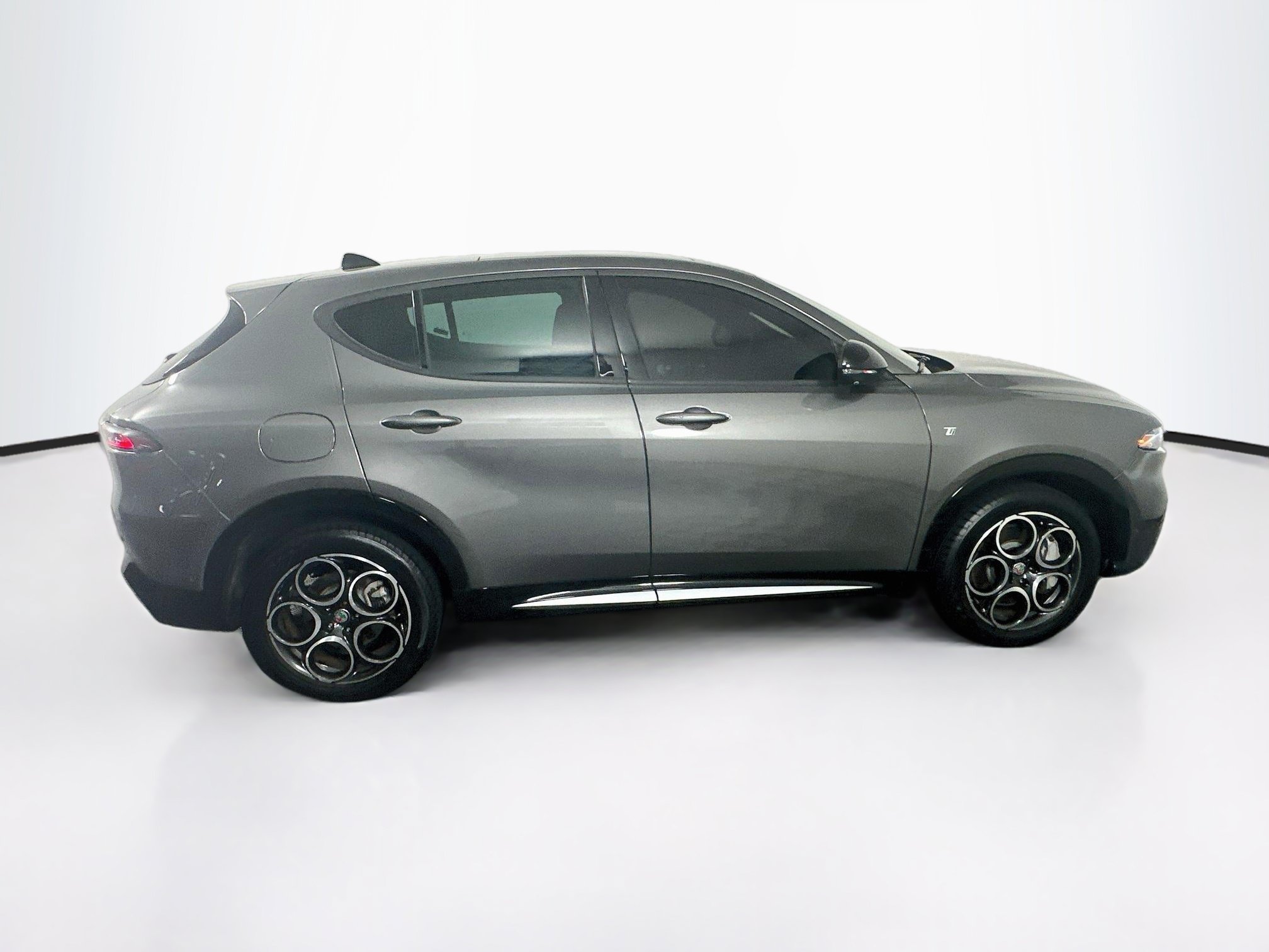 Used 2024 Alfa Romeo Tonale Ti w/ Active Assist Package AWD/4WD image 10