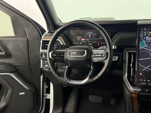 Used 2025 GMC Yukon Denali image 16