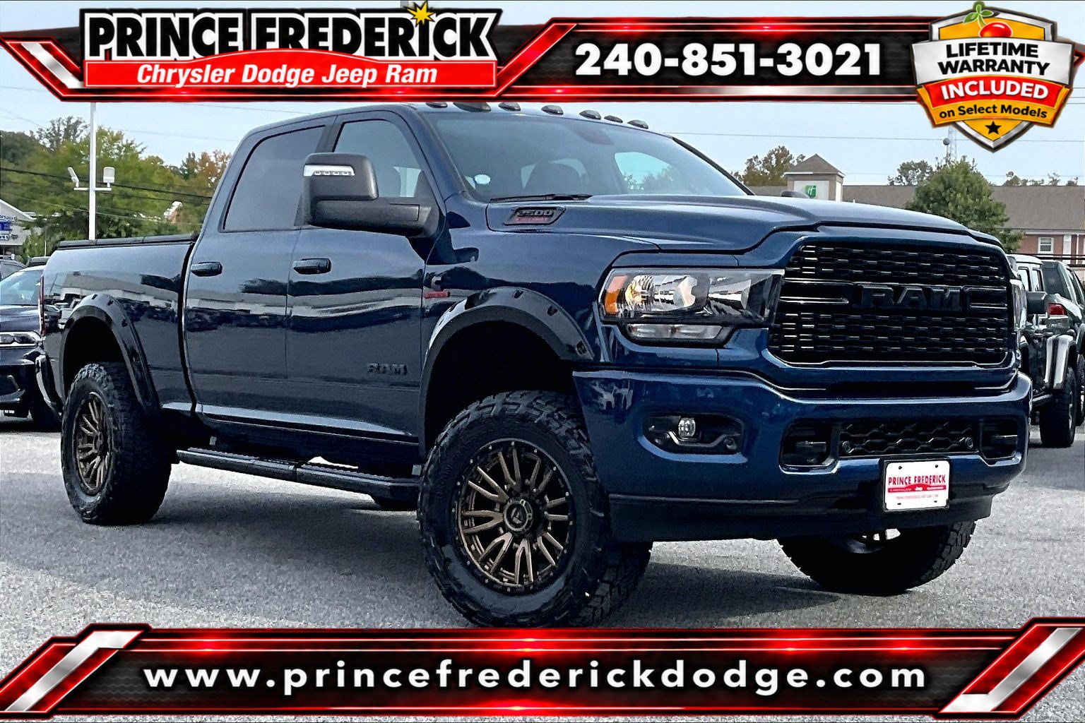 Used 2024 RAM 2500 Big Horn w/ Night Edition AWD/4WD image 1