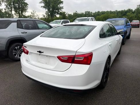 Used 2018 Chevrolet Malibu LT w/ Redline Edition FWD image 4