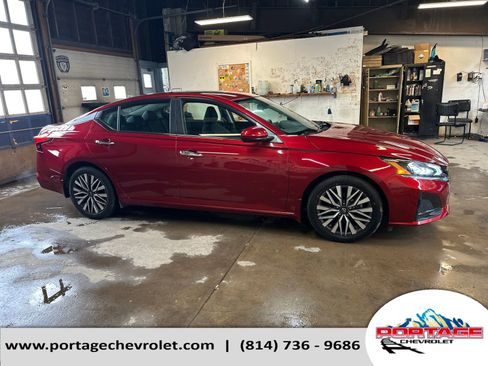 Used 2023 Nissan Altima 2.5 SV w/ SV Premium Package image 7