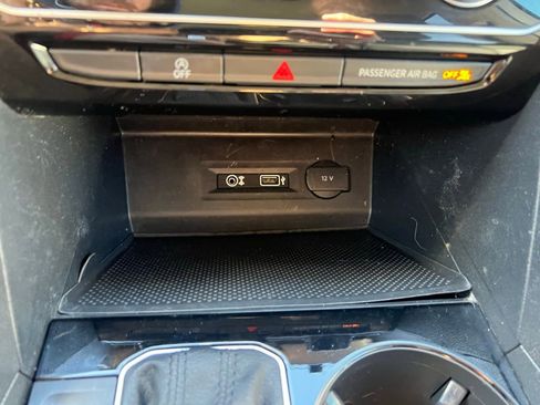 Used 2018 Volkswagen Atlas SEL w/ R-Line Package image 33