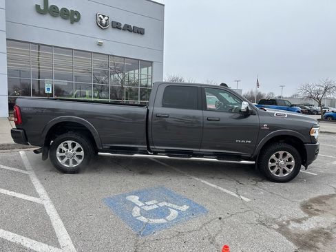 Used 2019 RAM 3500 Laramie image 33
