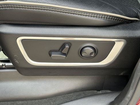 Used 2023 RAM 1500 Laramie AWD/4WD image 33
