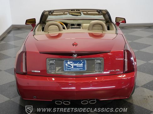Used 2005 Cadillac XLR image 31