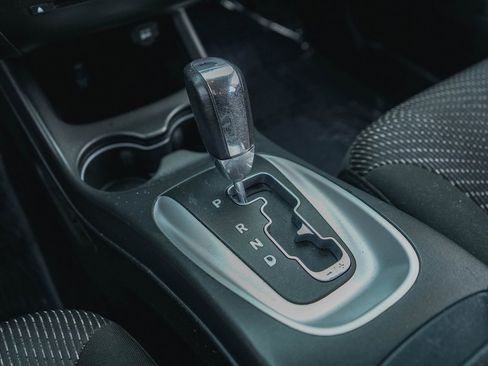 Used 2020 Dodge Journey SE w/ SE Popular Equipment Group image 22