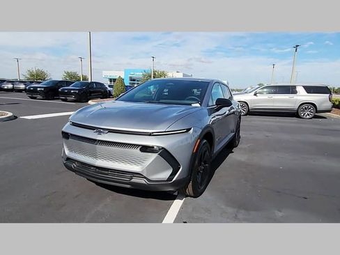 New 2026 Chevrolet Equinox EV LT image 28