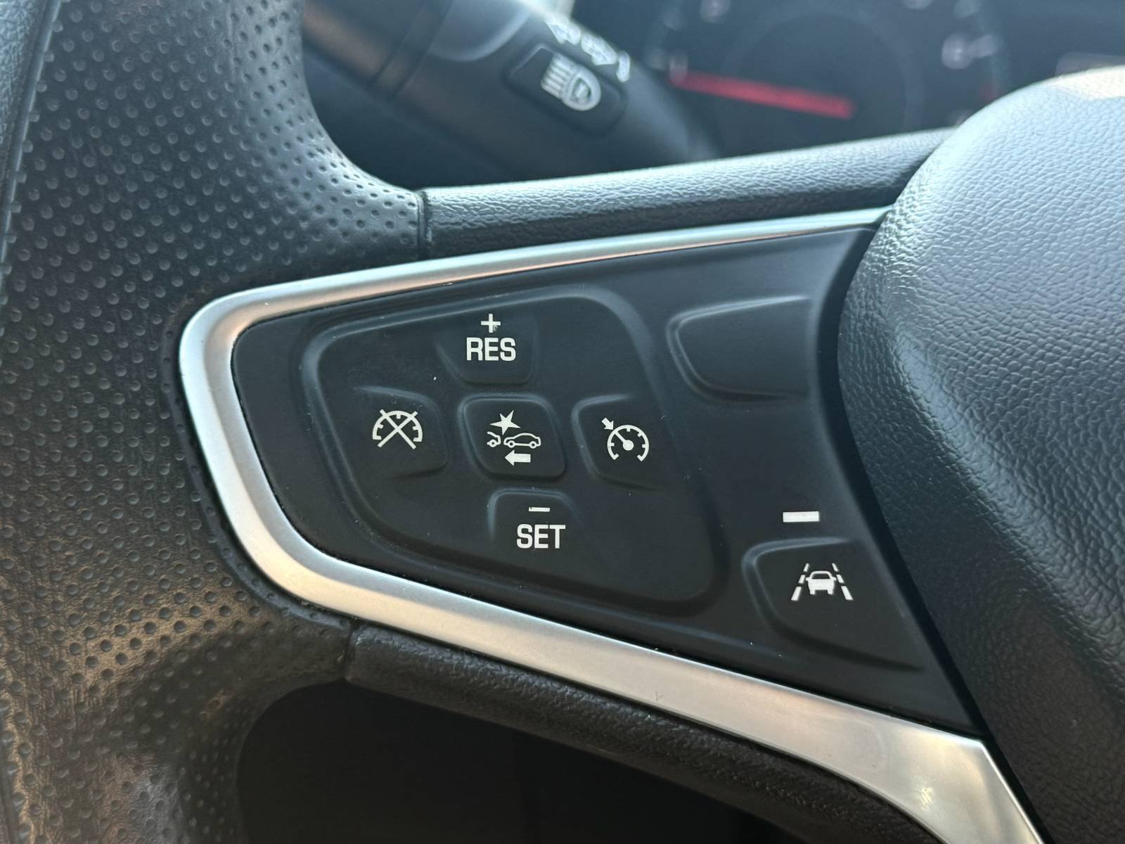 Used 2023 Chevrolet Malibu LS FWD image 35
